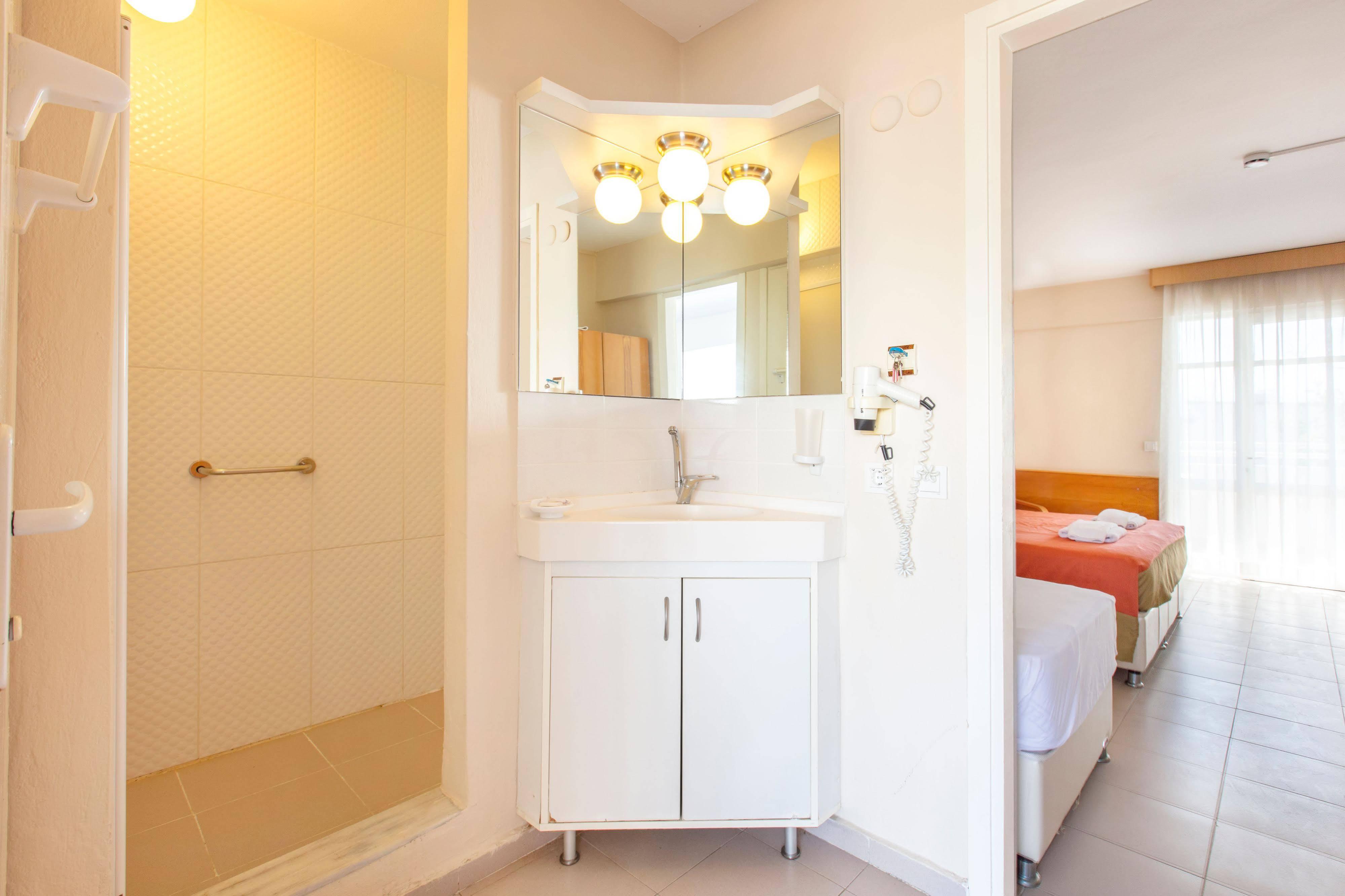 Hotel Golden Gate Kusadası Extérieur photo