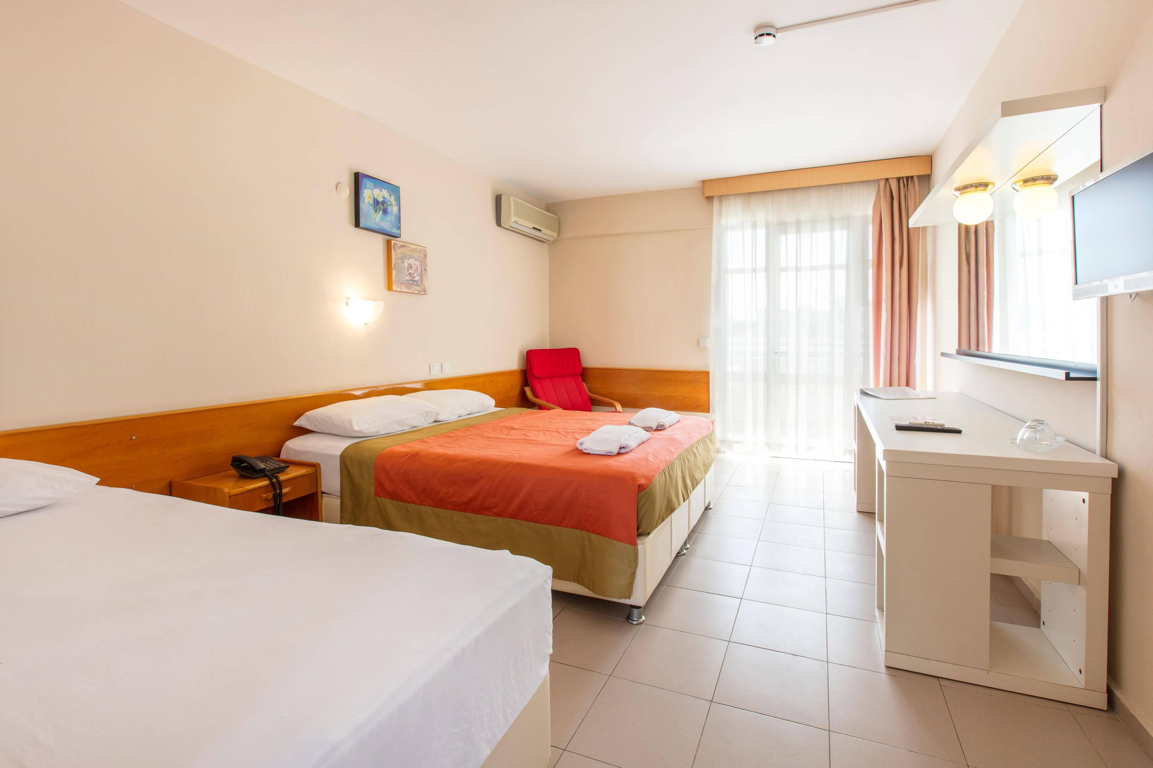 Hotel Golden Gate Kusadası Extérieur photo